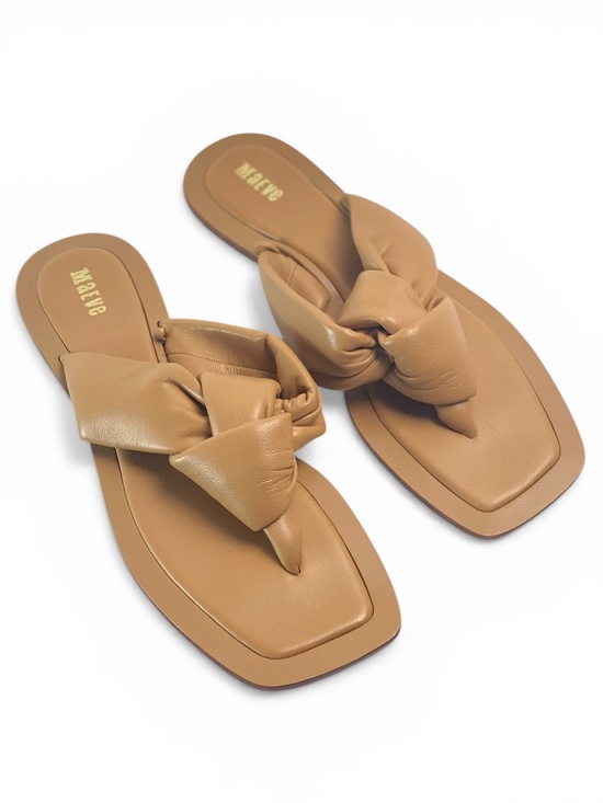 Maeve Shoes - Maeve x Anthropologie Leather Puffy Knotted Thong Sandals in Tan size 9